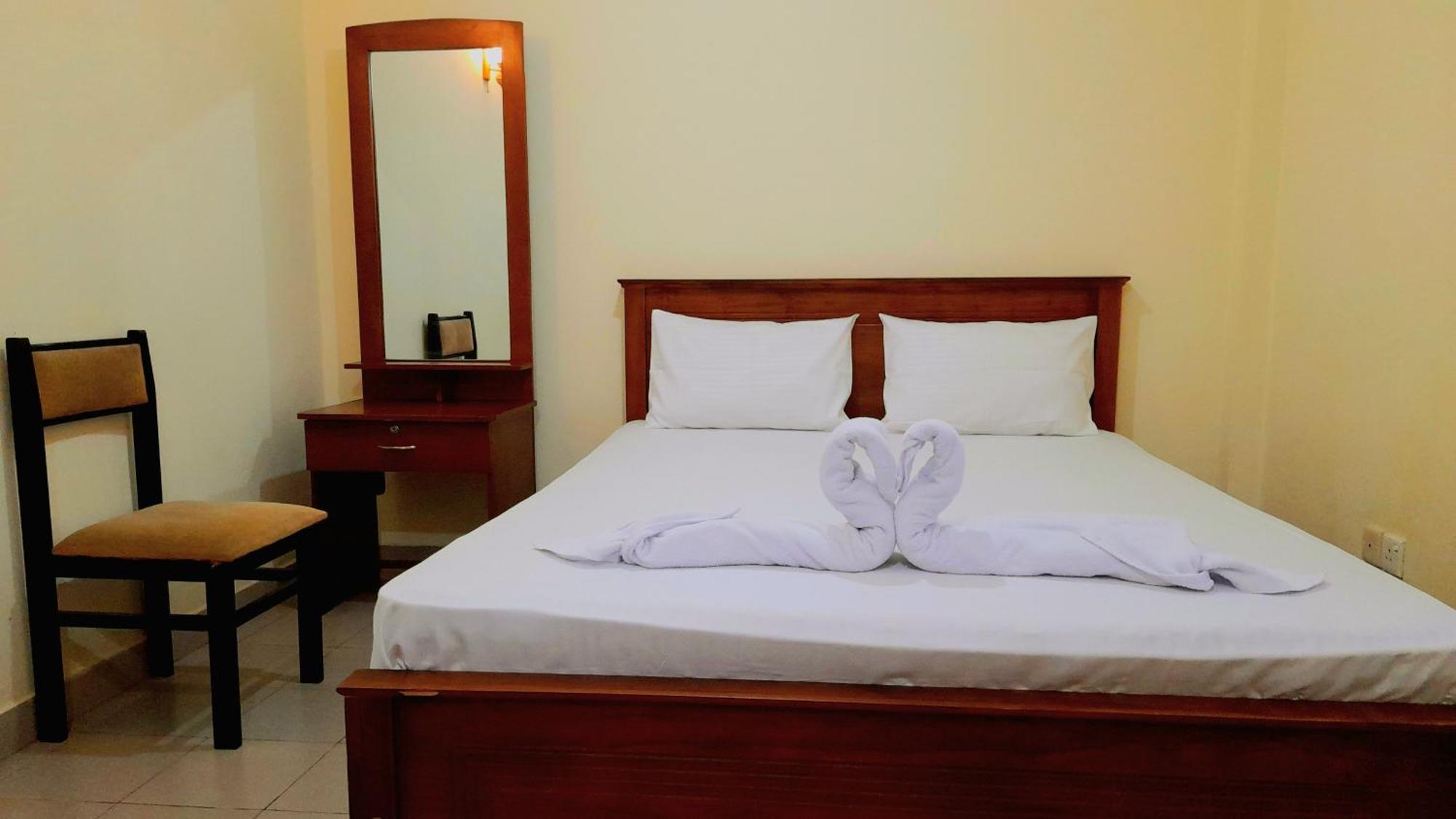 Madara Hotel Horana Extérieur photo