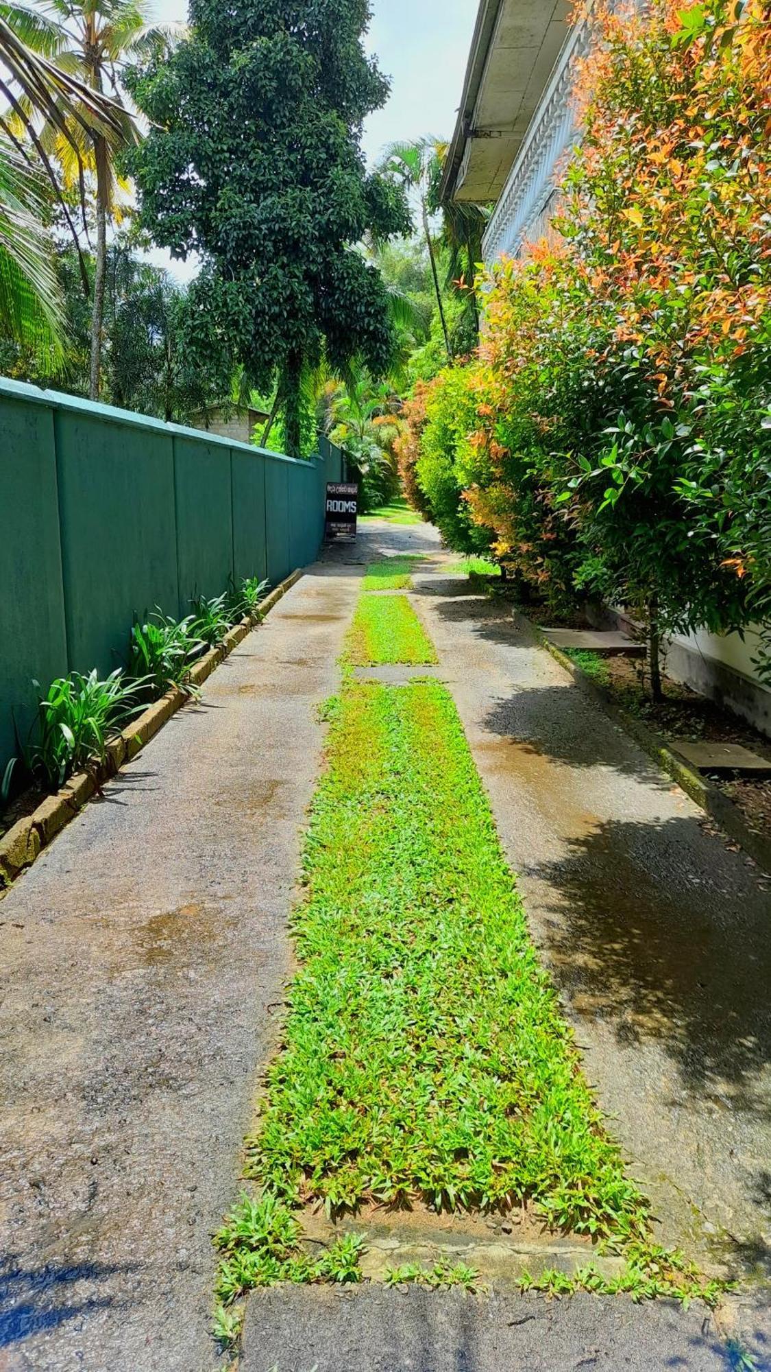 Madara Hotel Horana Extérieur photo
